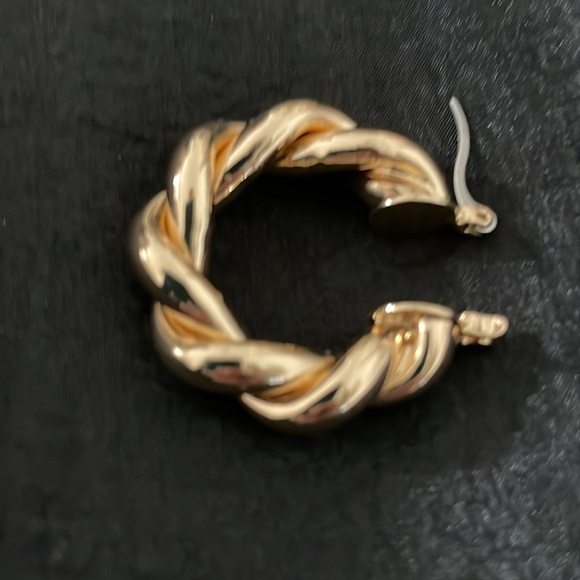 Vintage Chunky hoop Earrings - Picture 4 of 4